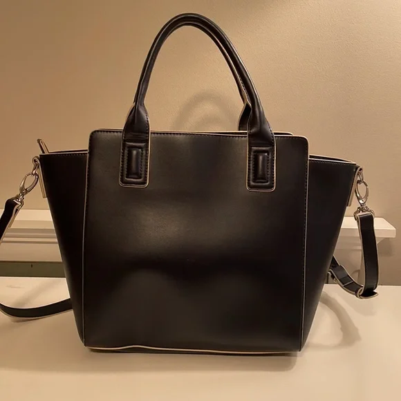 Vera Bradley leather handbag Navy blue with white trim - Picture 4 of 4